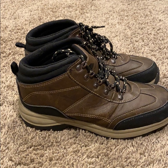 youth boots - Picture 1 of 3